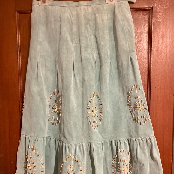 Révue Suede Skirt - Picture 1 of 5